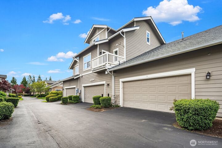 Property Photo:  35225 SE Sequoia Place Unit A  WA 98065 