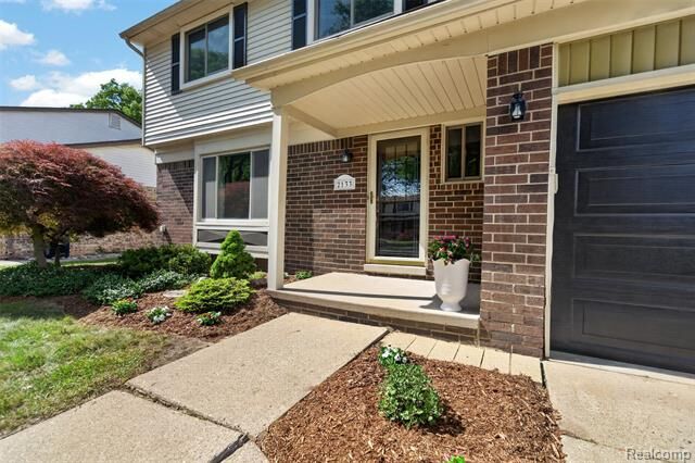 Property Photo: 2133 Keystone Drive MI 48310