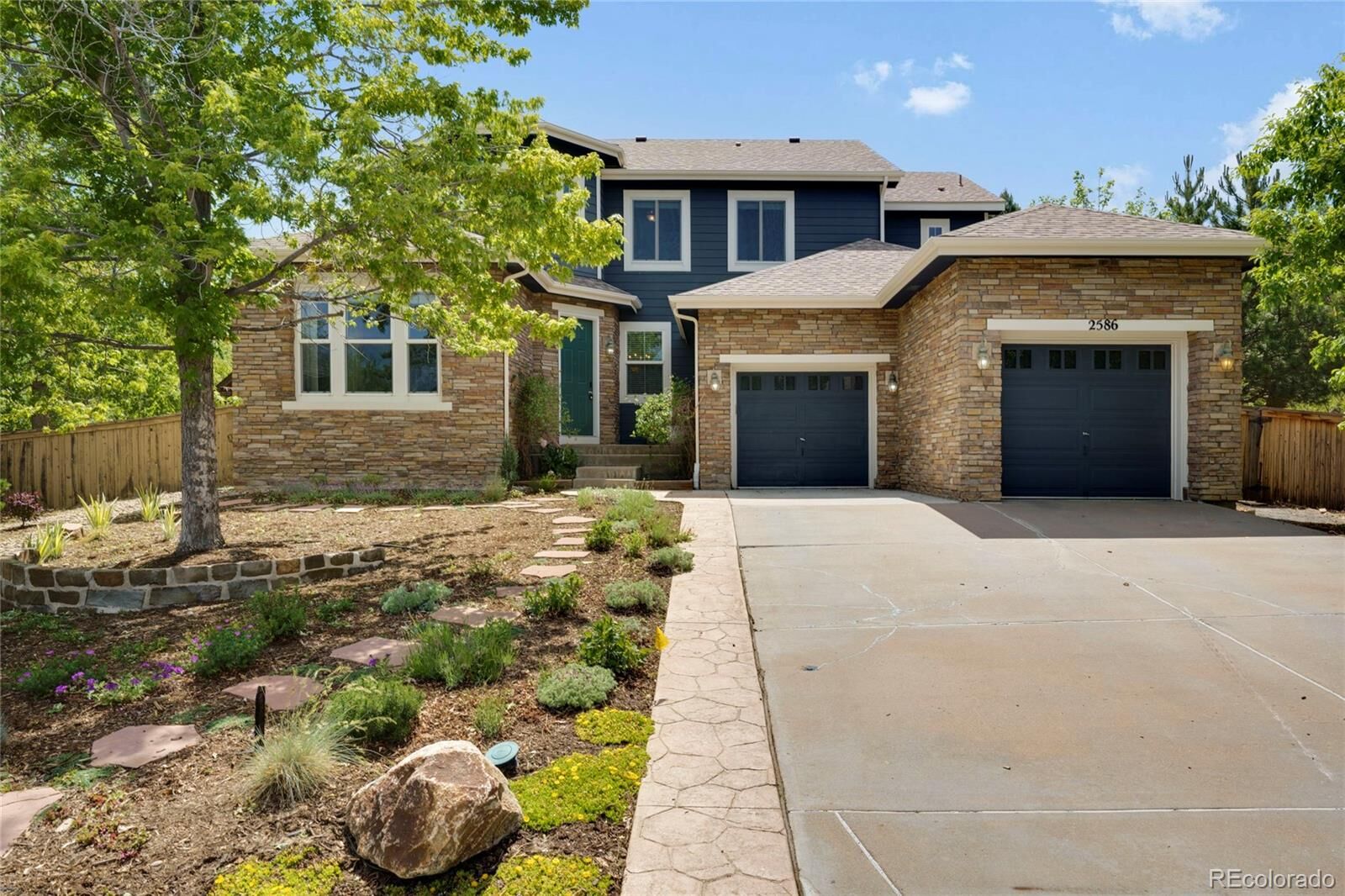 Property Photo: 2586 Pemberly Avenue CO 80126
