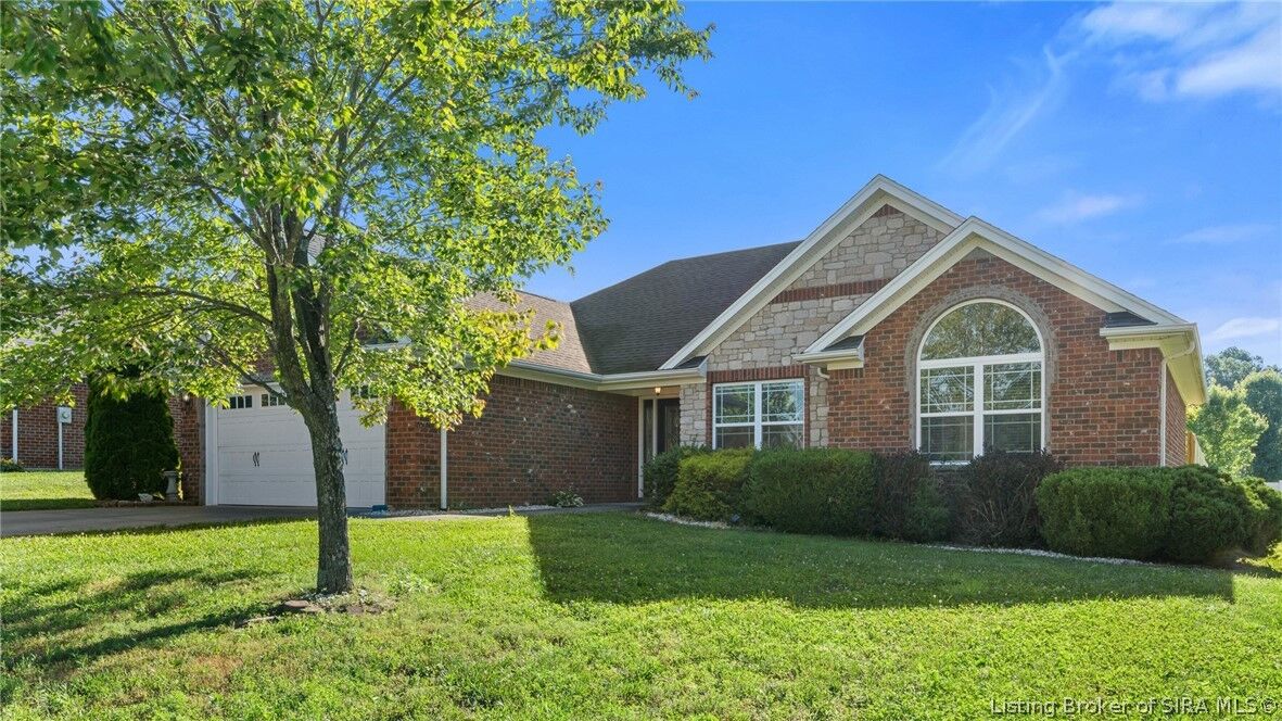 Property Photo: 1006 Pioneer Lane IN 47124