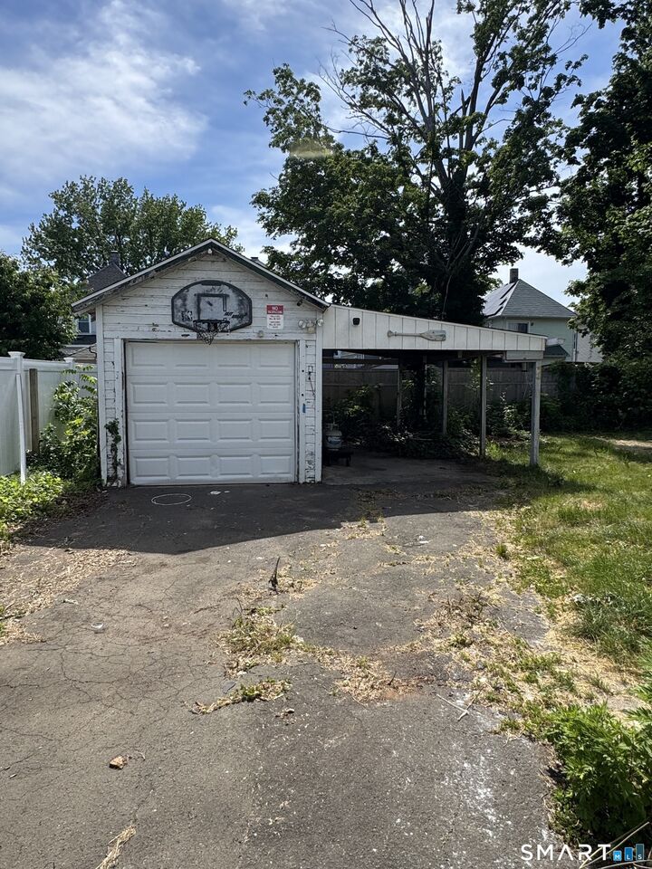 Property Photo:  20 Oliver Lane  CT 06516 