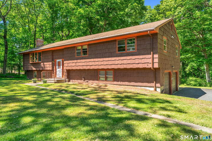 Property Photo: 122 Fresh Meadow Drive CT 06611