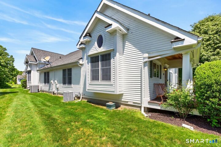 Property Photo:  10 Mirror Pond Road 10  CT 06469 