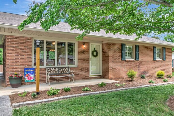 Property Photo:  201 Oakwoods Lane  NC 28697 