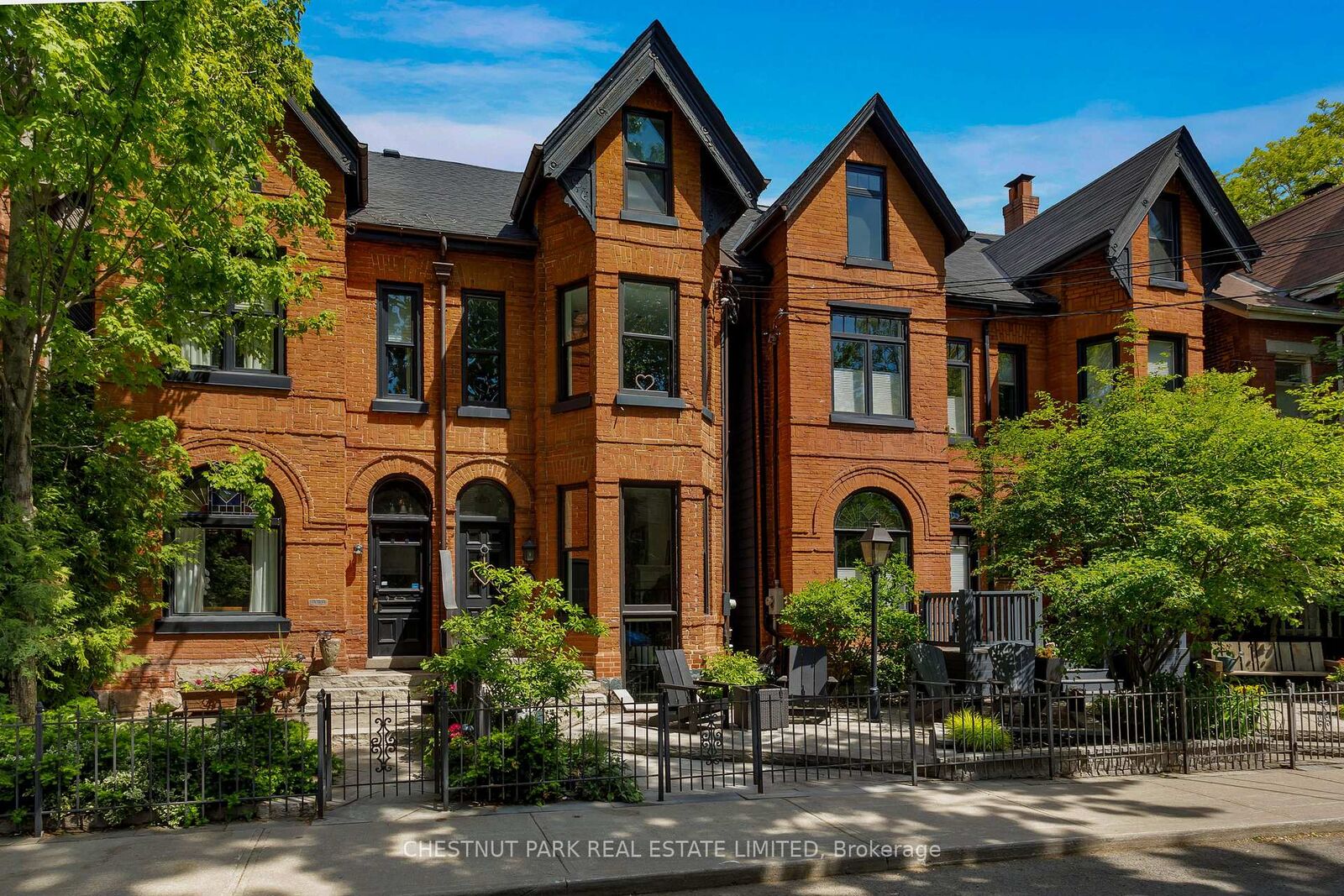 Property Photo: 466 Wellesley Street E ON M4X 1H9