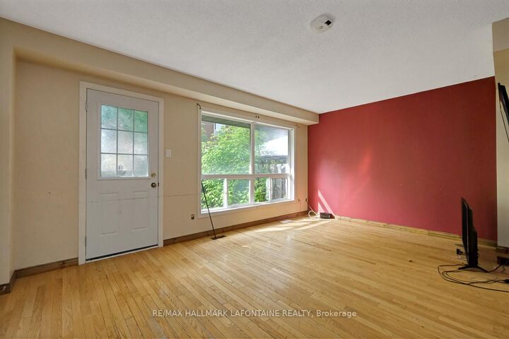 Property Photo: 3145 Olympic Way 39 ON K1T 1Y7