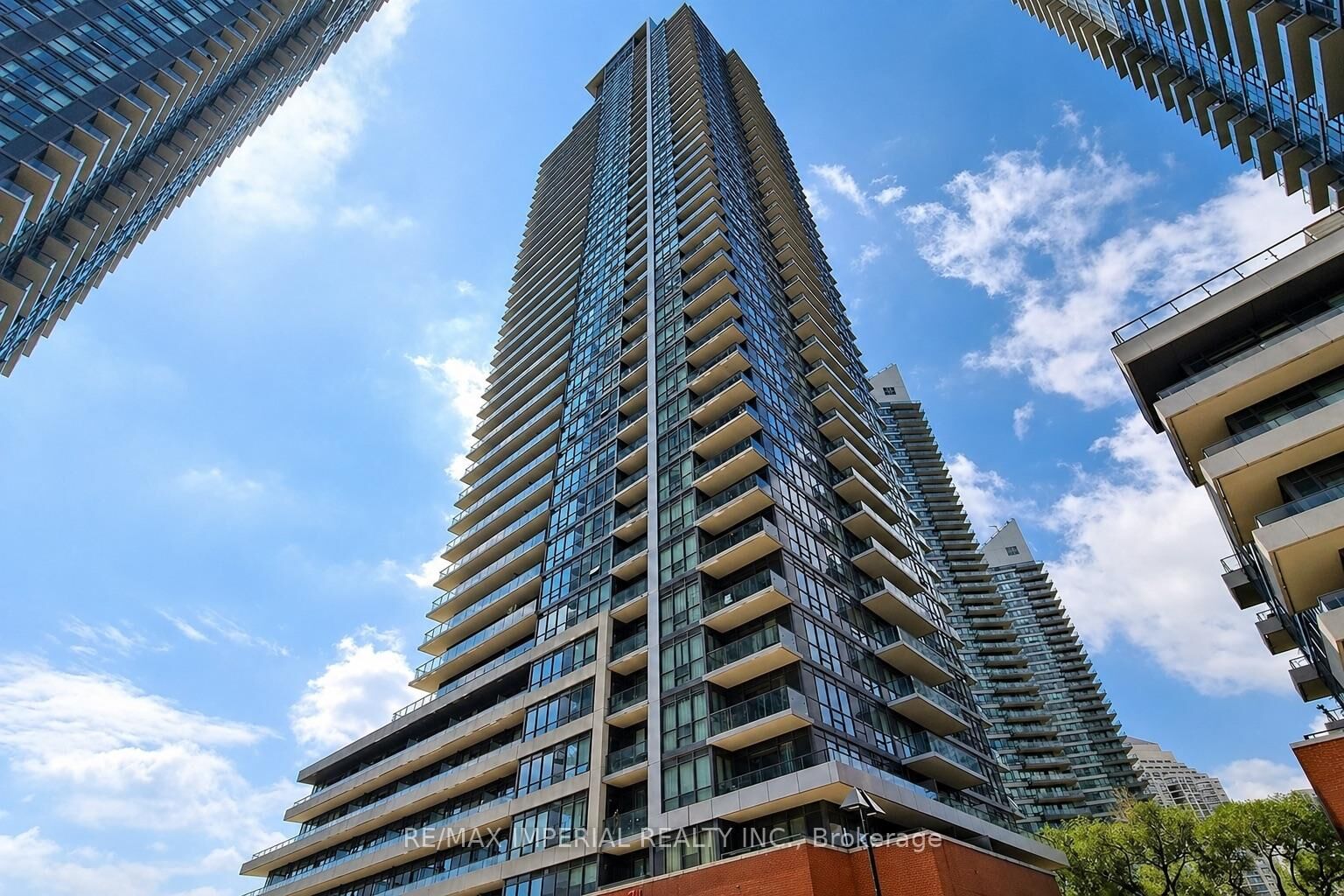 Property Photo: 2212 Lake Shore Boulevard W 3001 ON M8V 0C2