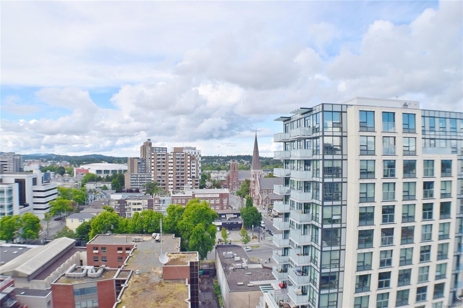 Property Photo:  845 Johnson St #1401  BC V8W 0G3 