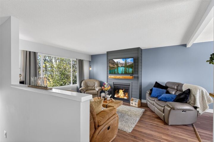 Property Photo:  1130 21st St  BC V9N 2B8 