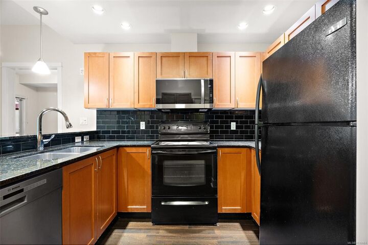 Photo de la propriété:  631 Brookside Rd #205  ON L1L 1L1 