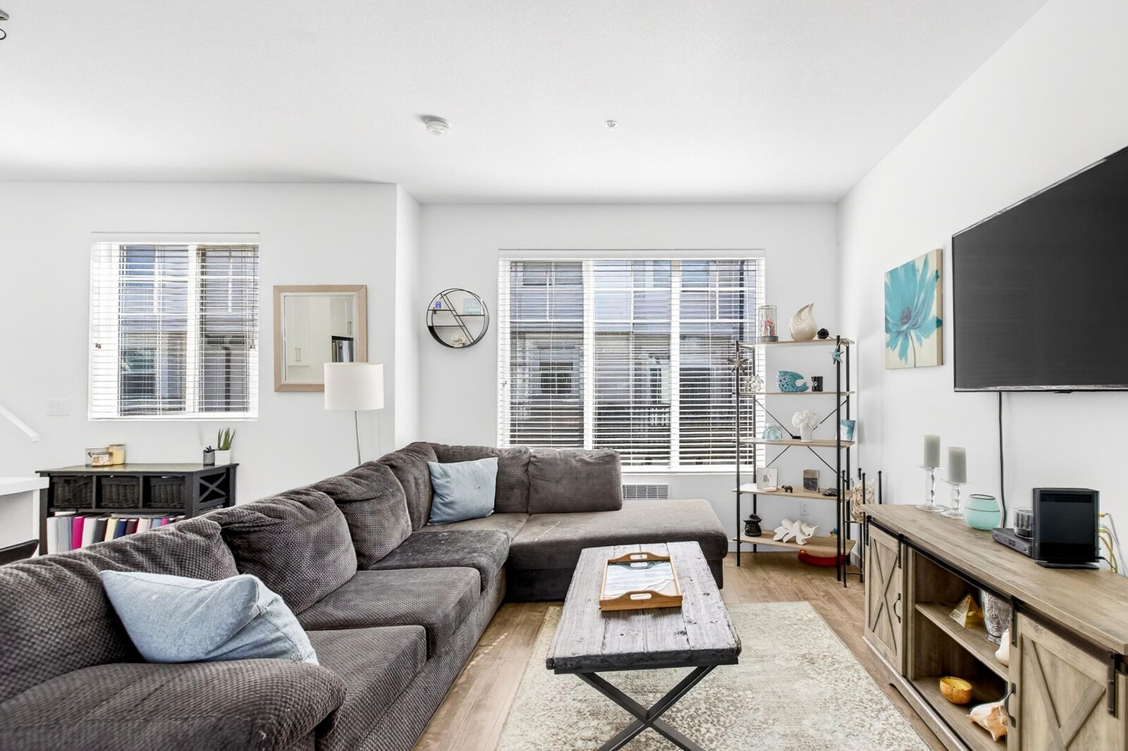 Property Photo: 11272 240 Street 7 BC V2W 0J8