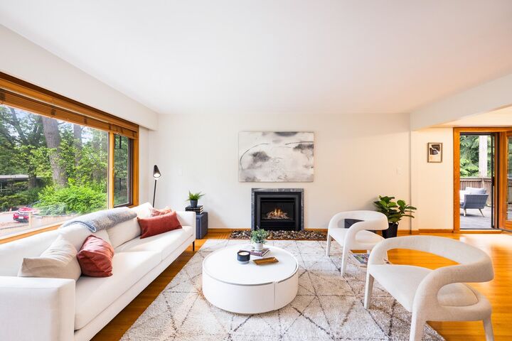 Property Photo: 1561 Merlynn Crescent BC V7J 2X9