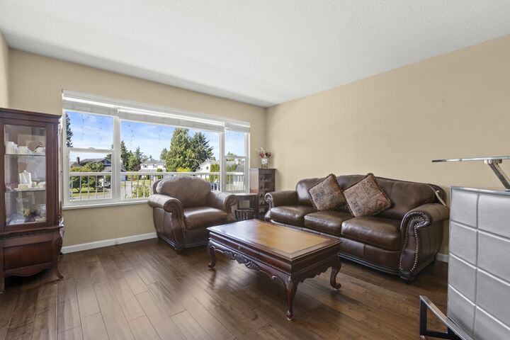 Property Photo: 956 161A Street BC V4A 7W6