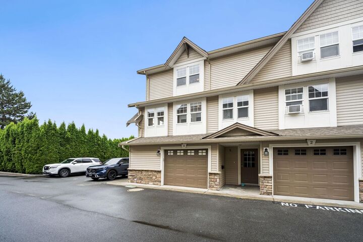 Property Photo: 46538 First Avenue 3 BC V2P 1W9