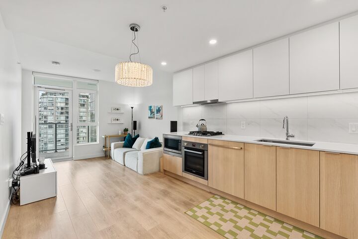 Property Photo:  308 Alderson Avenue 1308  BC V3K 0J2 