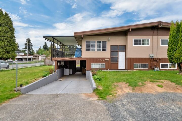 Property Photo: 2211 Beaver Street BC V2T 3C9