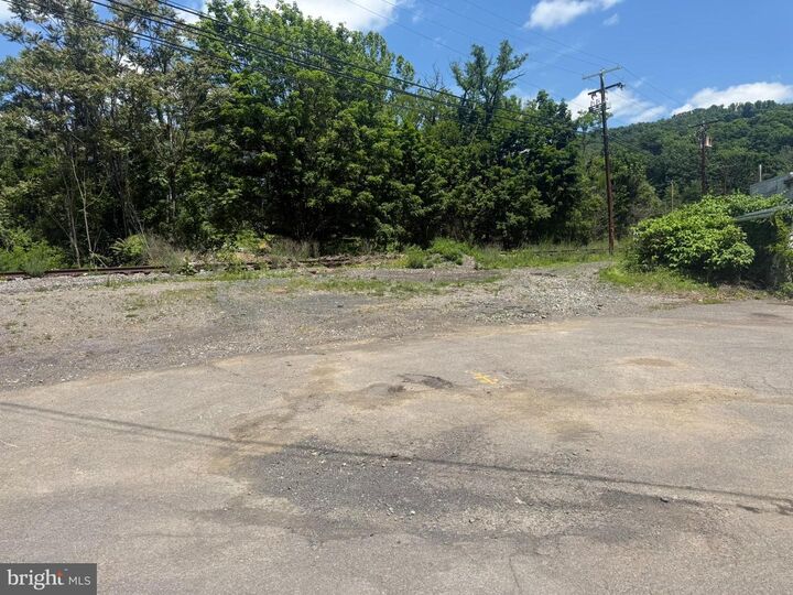 Property Photo: 208 Main Street MD 21540