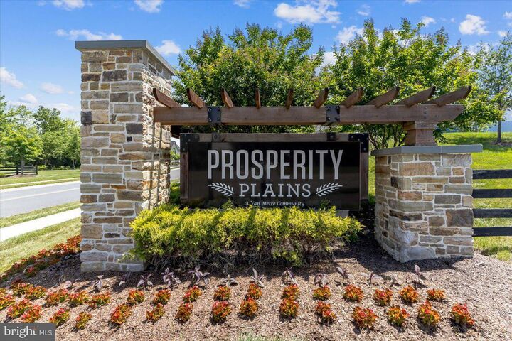 Property Photo:  25467 Byrnes Crossing Drive  VA 20152 