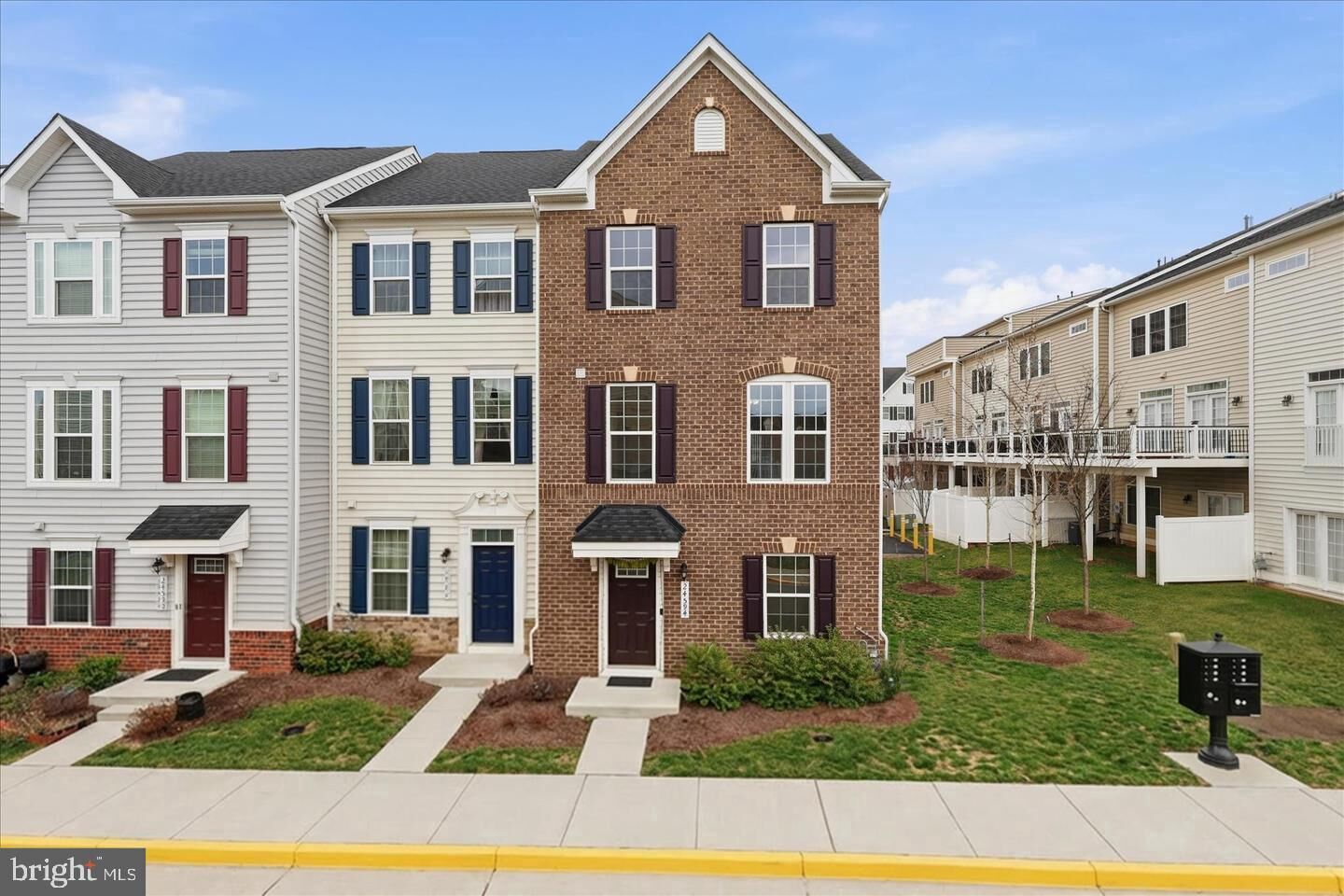 Property Photo:  24594 Laurel Lake Terrace  VA 20166 