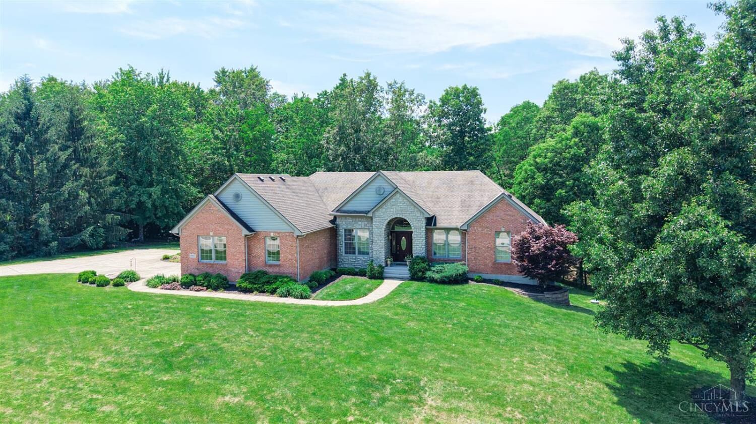Property Photo: 5905 Chancellor Lane OH 45152
