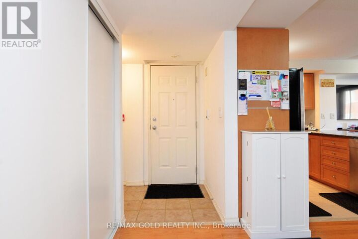 Property Photo:  671A Warden Avenue 26  ON M1L 0G3 