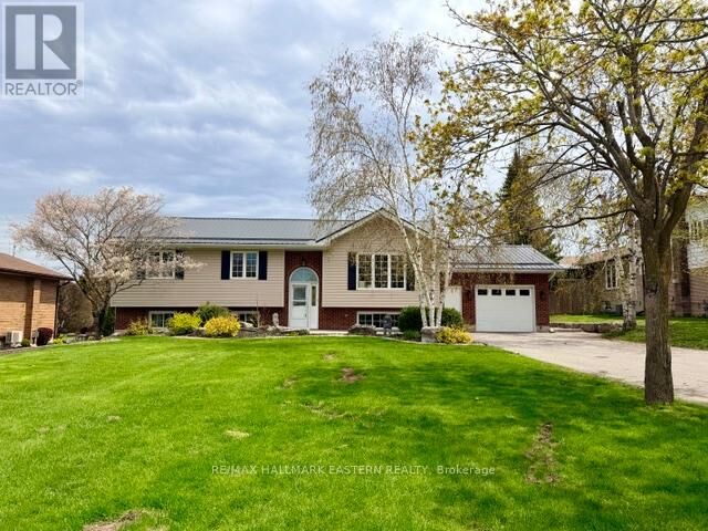 Property Photo:  28 Grant Drive  ON K0M 2M0 