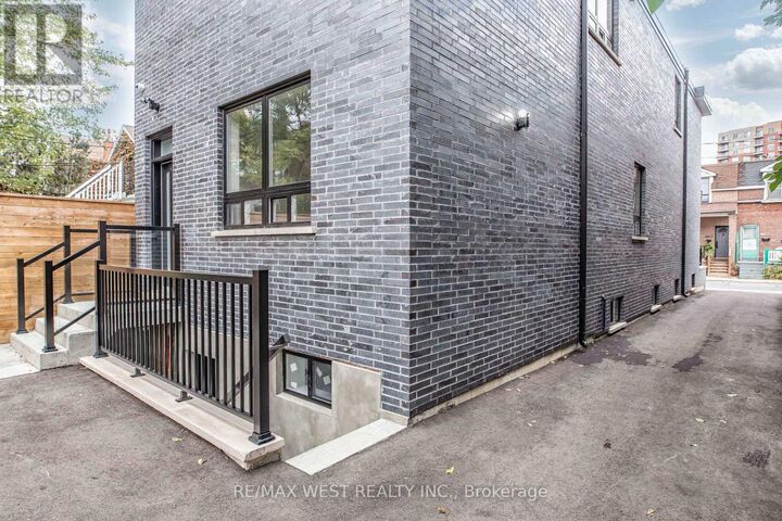 Property Photo:  268 Sterling Road Lower  ON M6R 2B9 