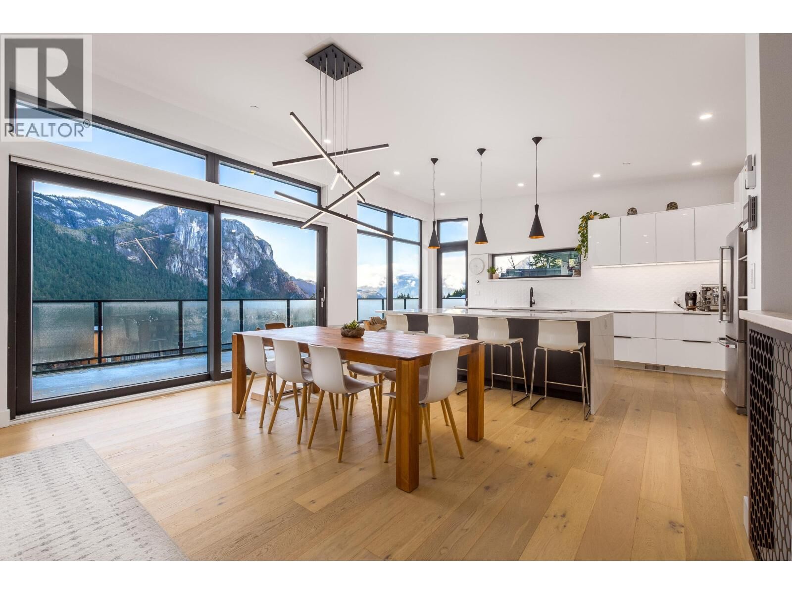 Photo de la propriété: 2193 Crumpit Woods Drive BC V8B 0T6