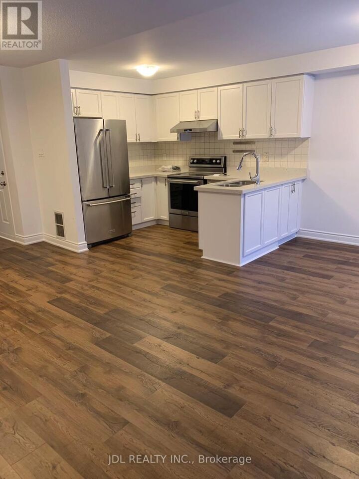 Photo de la propriété:  106 Burgess Crescent  ON L3X 2T8 
