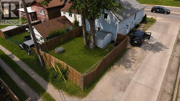 Property Photo:  2429 Howard Avenue  ON N9X 3V5 