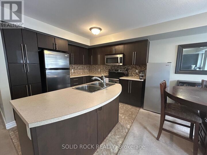 Property Photo: 305 Cresthaven Drive 1 ON K2G 4R5