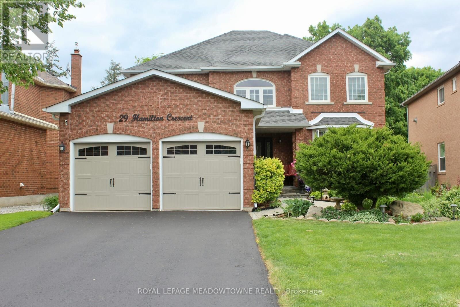 Property Photo: 29 Hamilton Crescent ON L7G 5K9