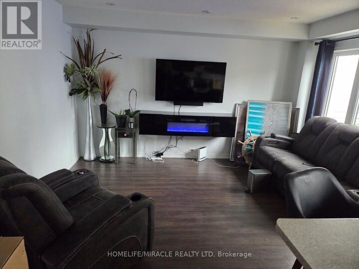 Property Photo: 8250 Tulip Tree Drive ON L2H 0N4