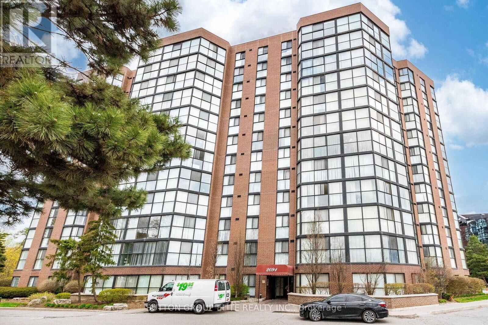 Property Photo:  2091 Hurontario Street 307  ON L5A 4E6 