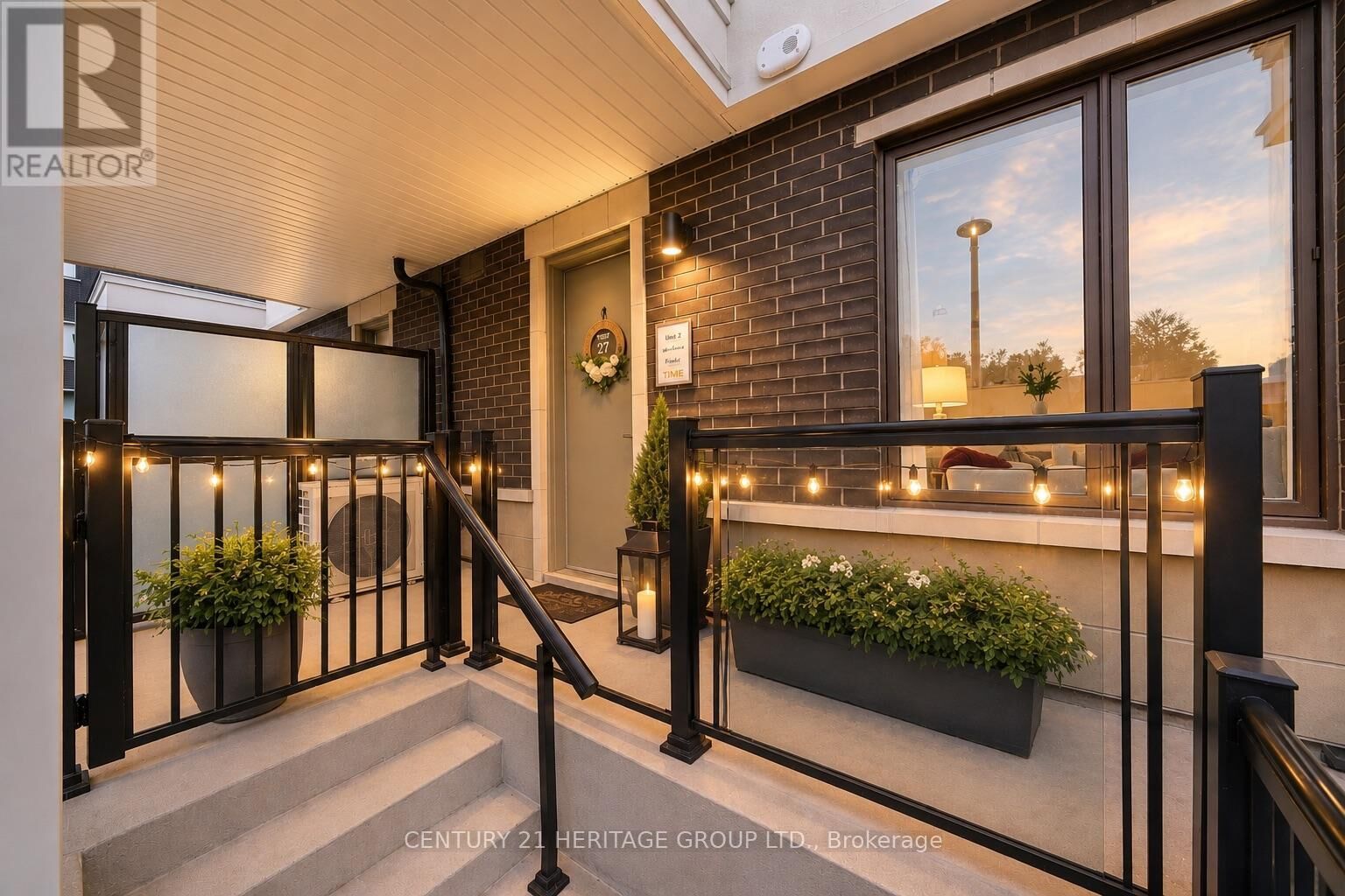 Property Photo:  200 Alex Gardner Circle 27  ON L4G 3G5 