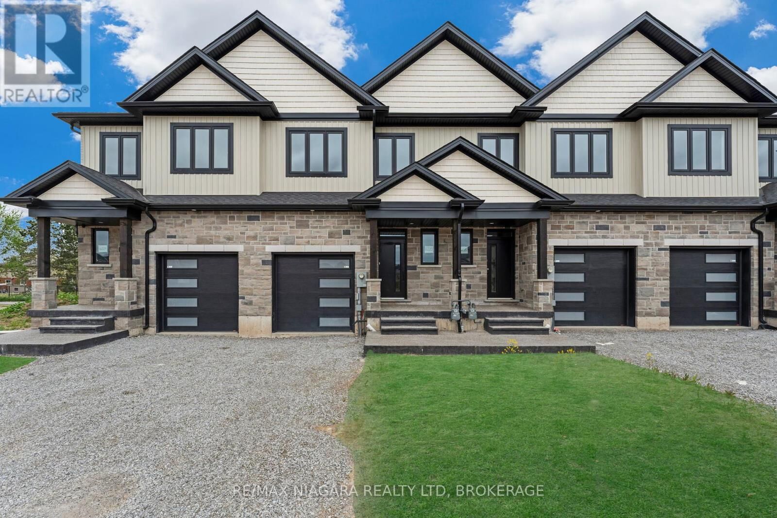 Property Photo: 6204 Curlin Crescent ON L2H 0B8