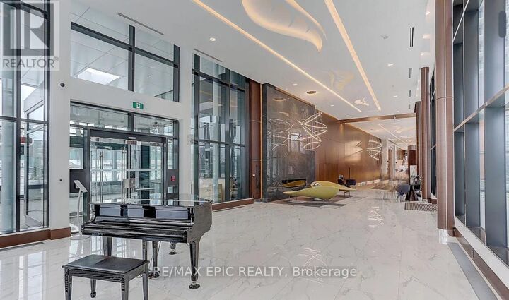 Property Photo:  95 McMahon Drive 2715  ON M2K 0H1 