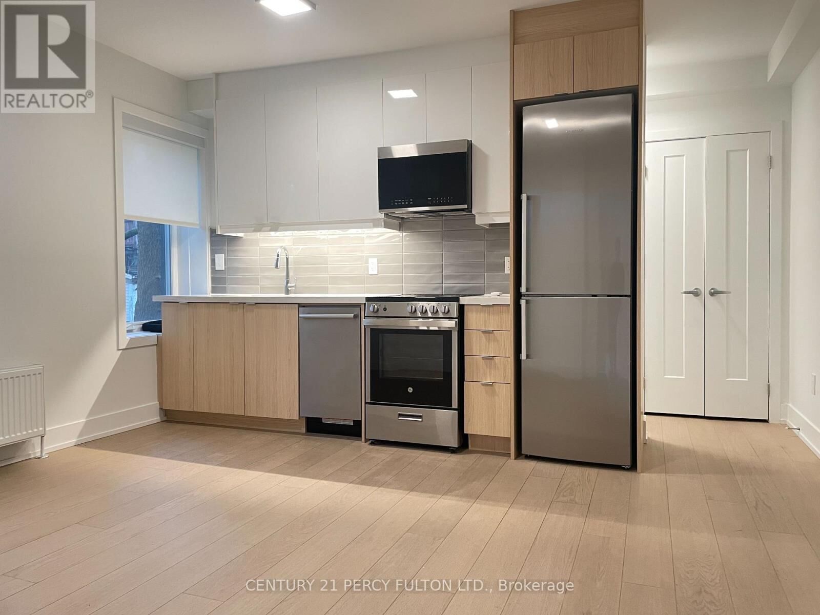 Property Photo:  320 Roncesvalles Avenue 11  ON M6R 2M7 
