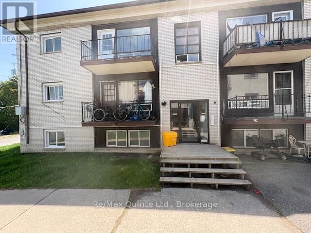 Property Photo:  172 Queen Street 5  ON K8V 4Y6 