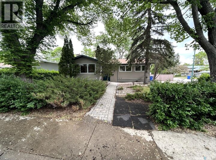 Property Photo:  901 Shannon Road  SK S4S 5K3 