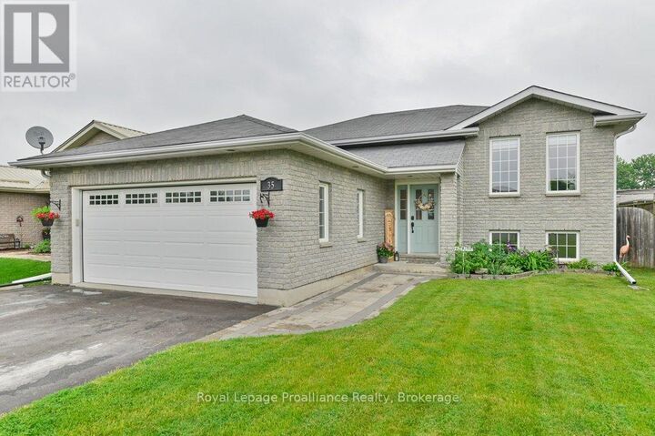 Property Photo:  35 Ridgeview Lane  ON K8V 5P8 