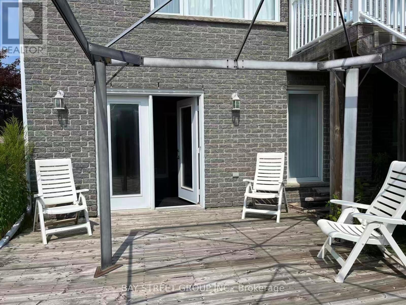 Property Photo:  578 Springwater Drive West  ON N2V 2S5 