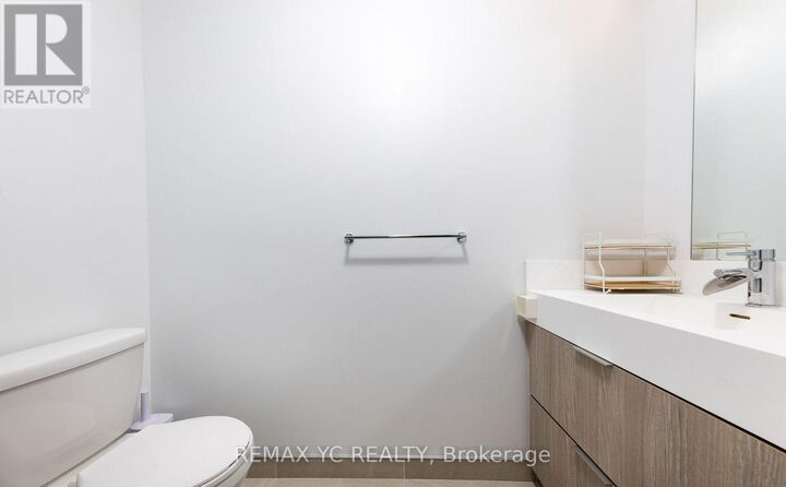 Property Photo:  130 River Street 1901  ON M5A 0R8 