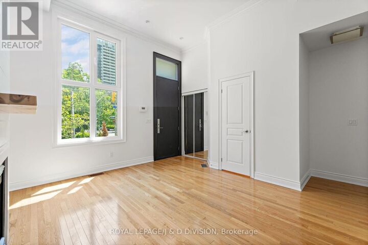 Property Photo: 102 Earl Place ON M4Y 3B9