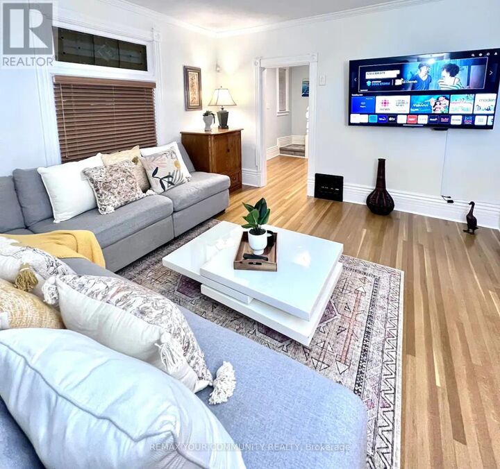 Property Photo: 44 Brock Street ON L4N 2L7