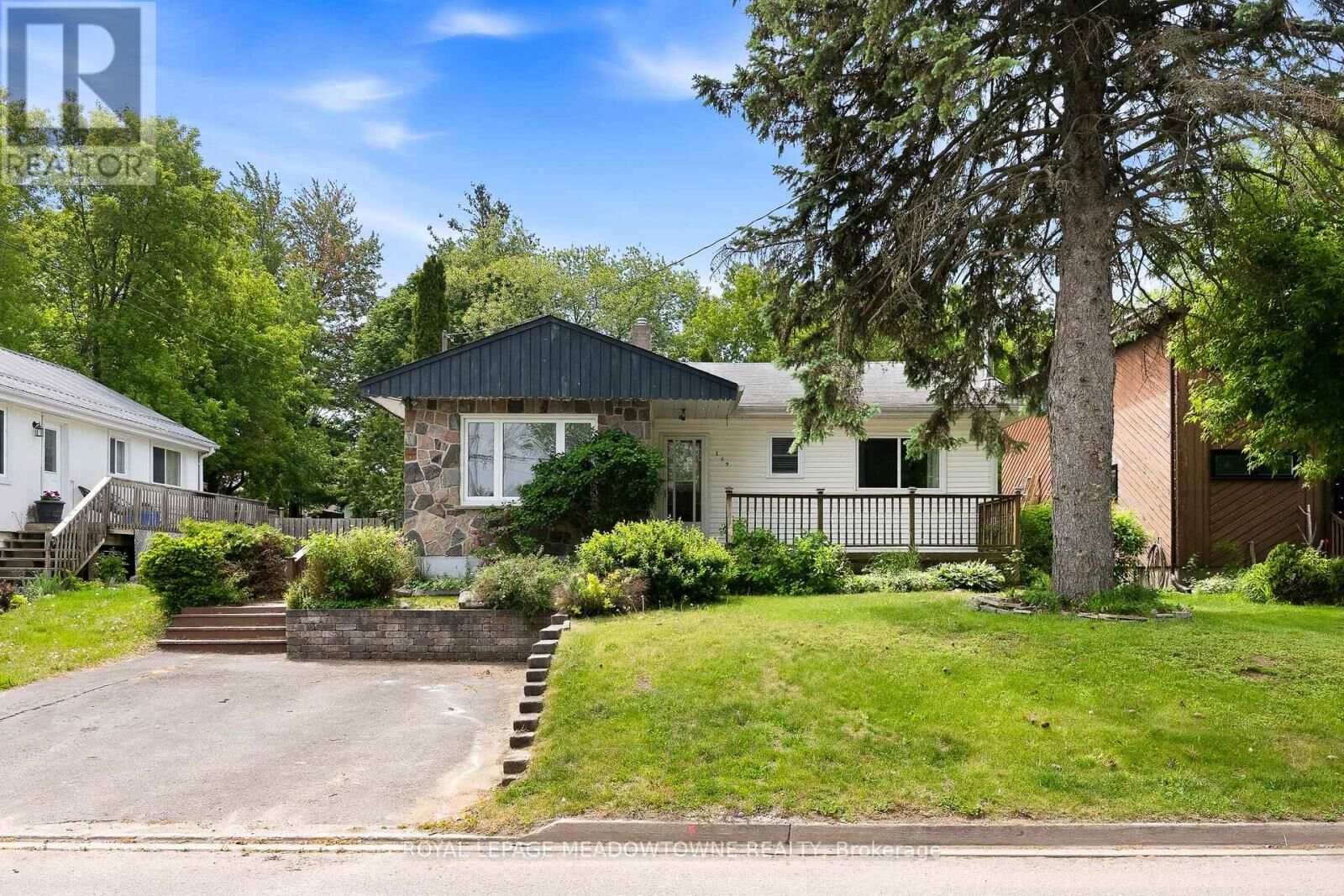 Property Photo:  209 Cliff Road  ON L4N 3X5 