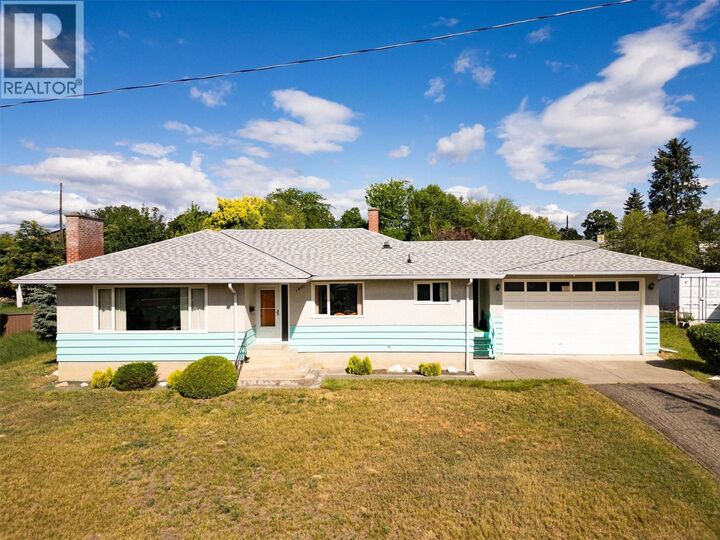 Property Photo:  1807 27 Crescent  BC V1T 1R3 