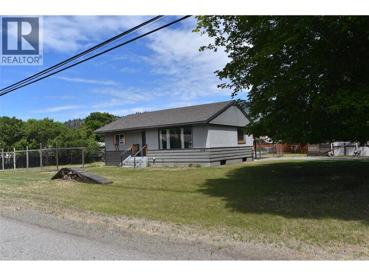 Photo de la propriété:  6624 19th Street  BC V0H 1H0 