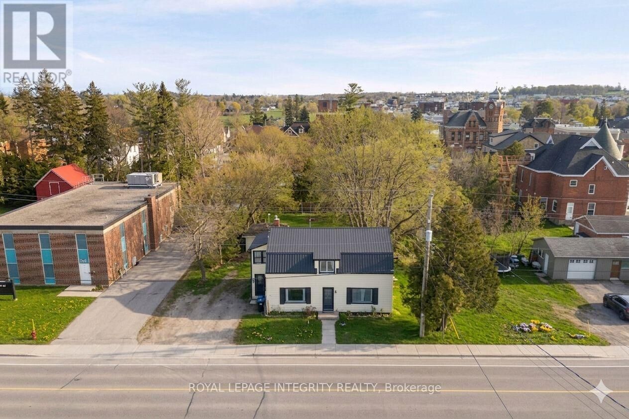 Property Photo:  191 Bell Street  ON K7S 2R5 