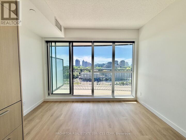 Property Photo:  75 Billes Heights 1216  ON M2K 0J8 